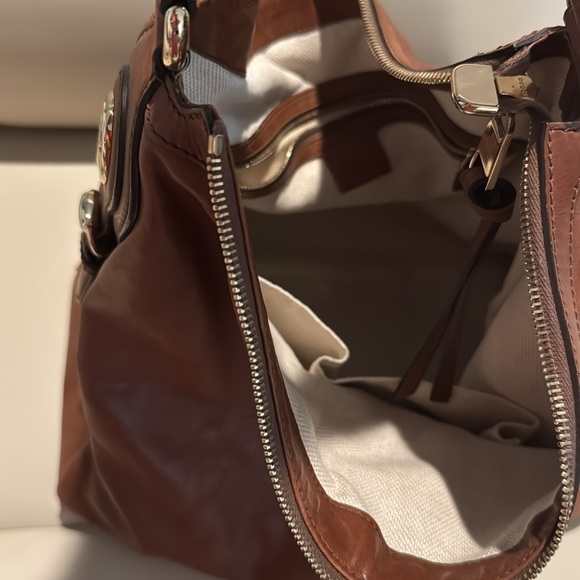 Gucci - Picture 2 of 6